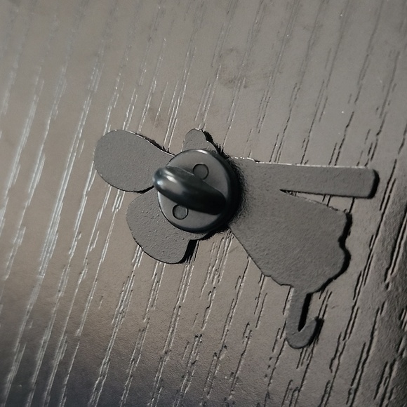 Disney's Ratatouille Remy Inspired Enamel Pin - Picture 2 of 4